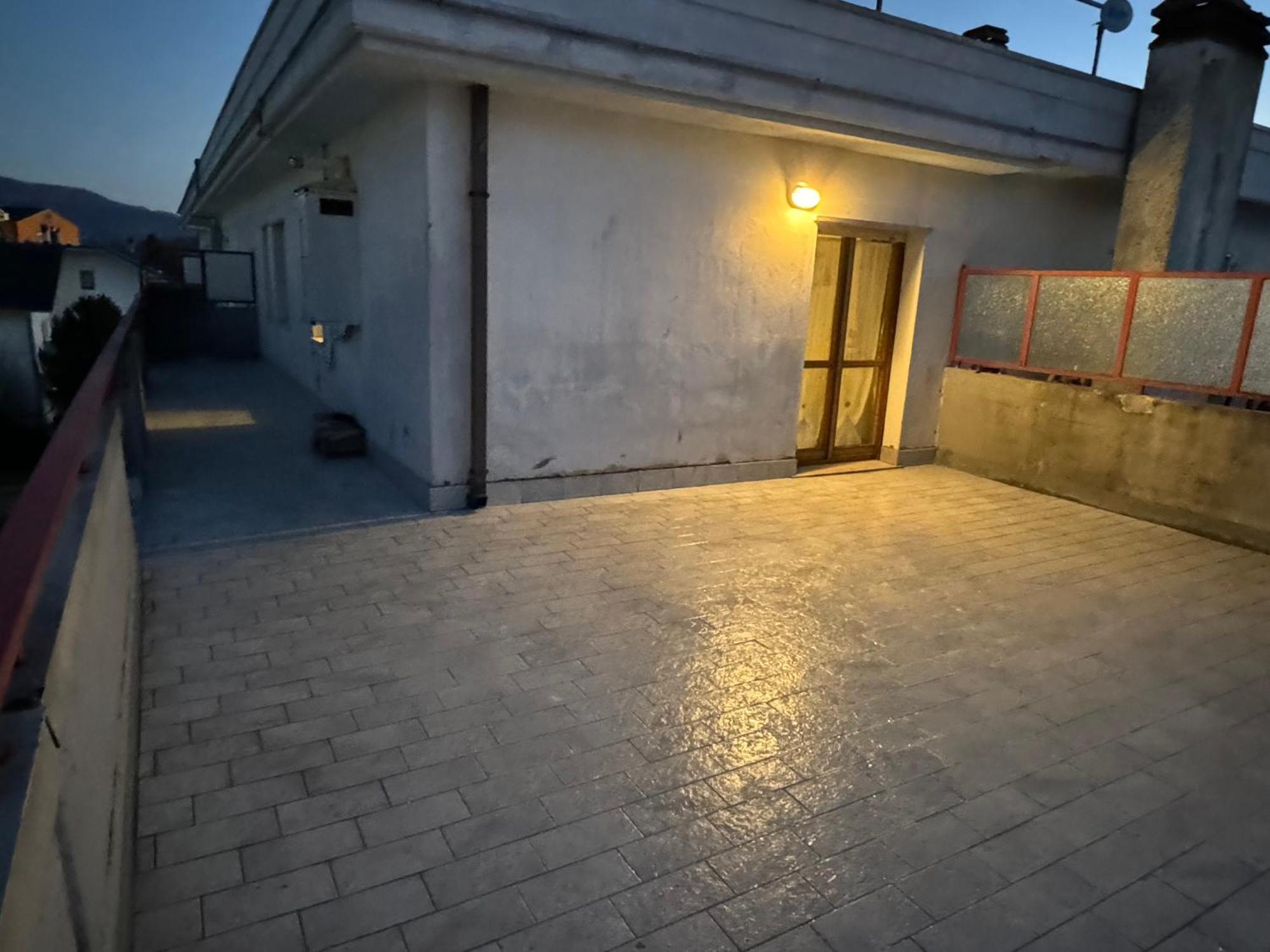 Attico - Terrazza Su Castello Διαμέρισμα Castel Di Sangro Εξωτερικό φωτογραφία
